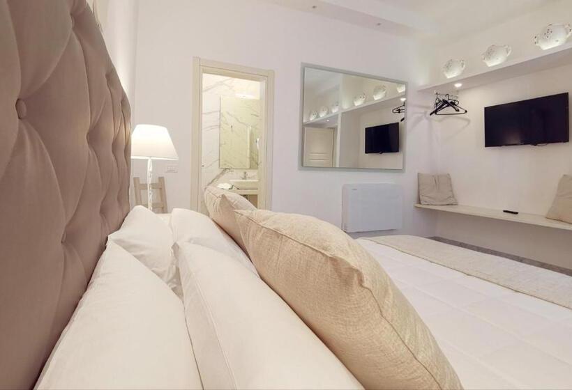 Номер Deluxe, Flos Guest House