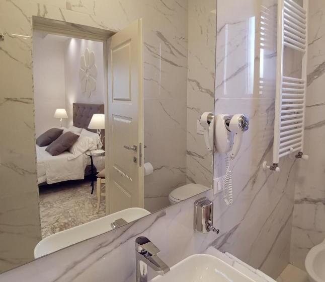 Номер Deluxe, Flos Guest House