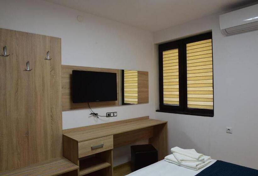 Апартаменты 1 Спальня с Террасой, Active Apartments