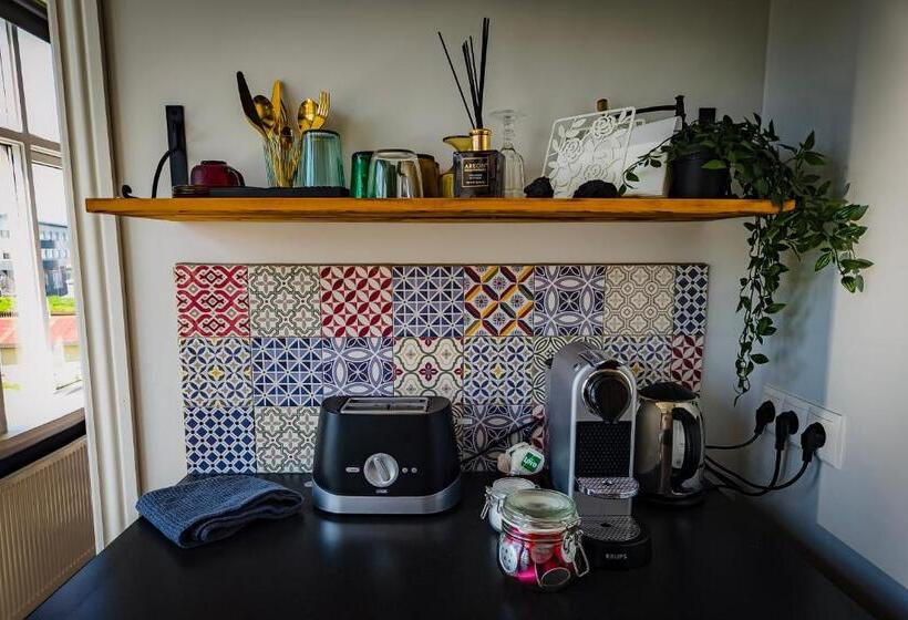سوئیت جونیور با چشم‌انداز کوهستان, Guesthouse Hóll
