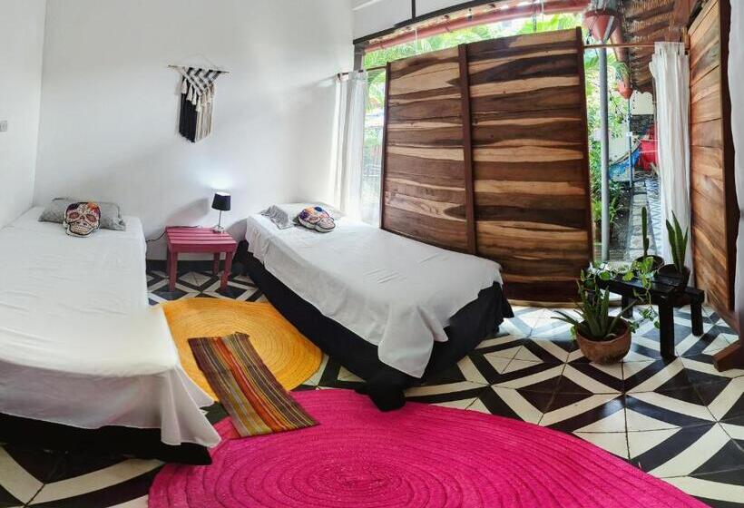 اتاق استاندارد, Hostal Azul