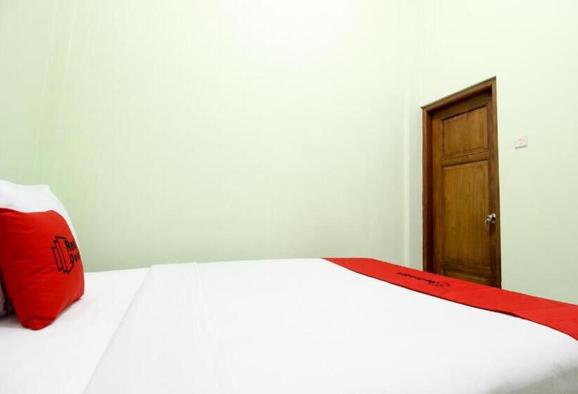 Номер Стандарт, Reddoorz Plus Near Taman Sari