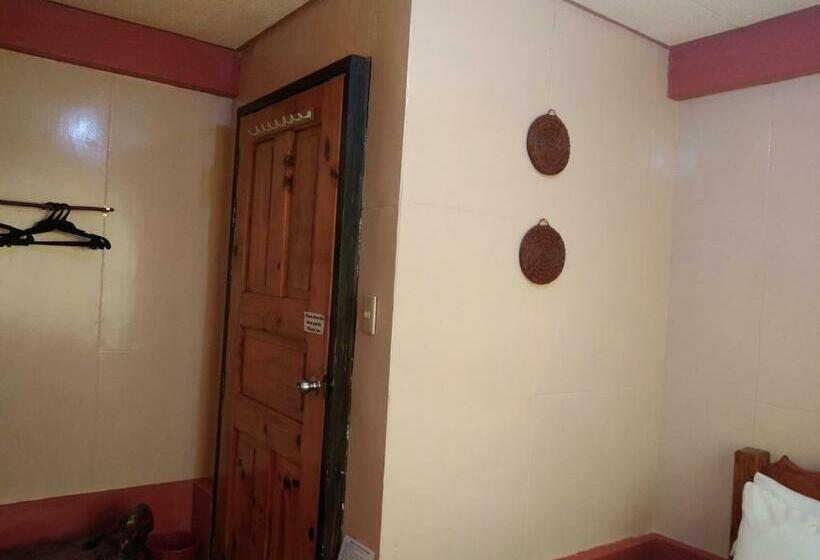 이코노미 룸, Savta Homestay