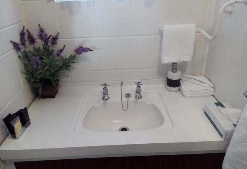 Семейный Номер Deluxe, Redwood Lodge Motel
