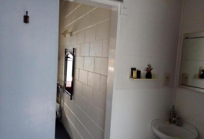 Студия Стандарт, Redwood Lodge Motel