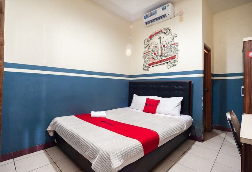 Номер Economy, Reddoorz Plus Near Universitas Indonesia