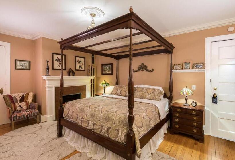 스탠다드 룸 킹사이즈 침대, Ringling House Bed & Breakfast