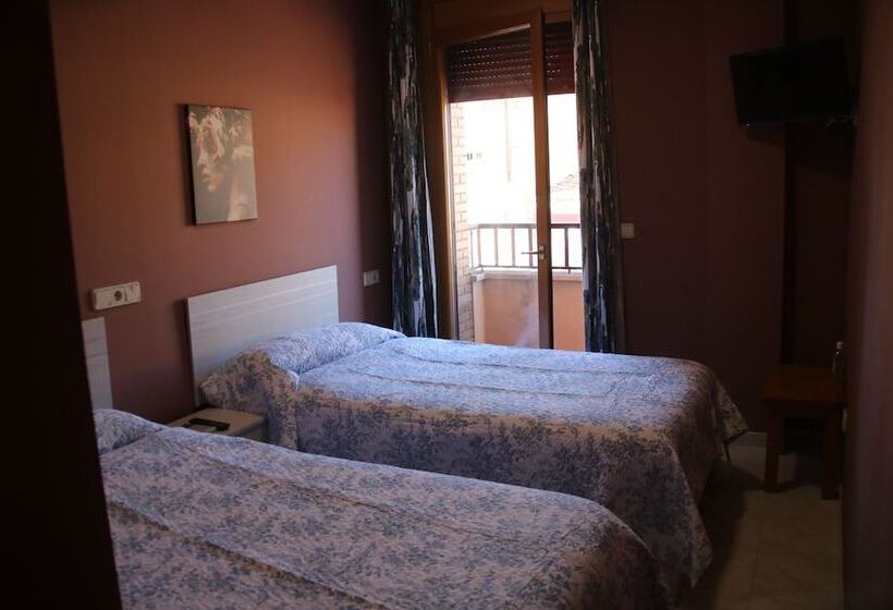 Номер Стандарт, Hostal Burgalés