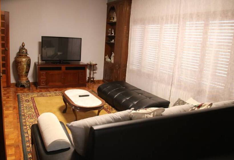 Шале 1 Спальня, Hostal Burgalés