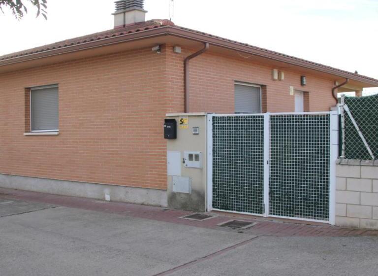 Дом 1 Спальня, Hostal Burgalés