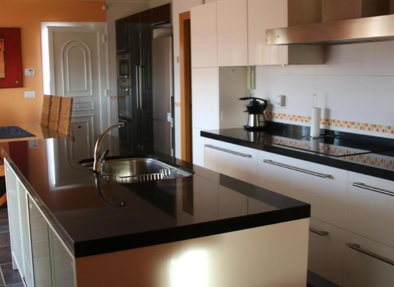 Дом 1 Спальня, Hostal Burgalés
