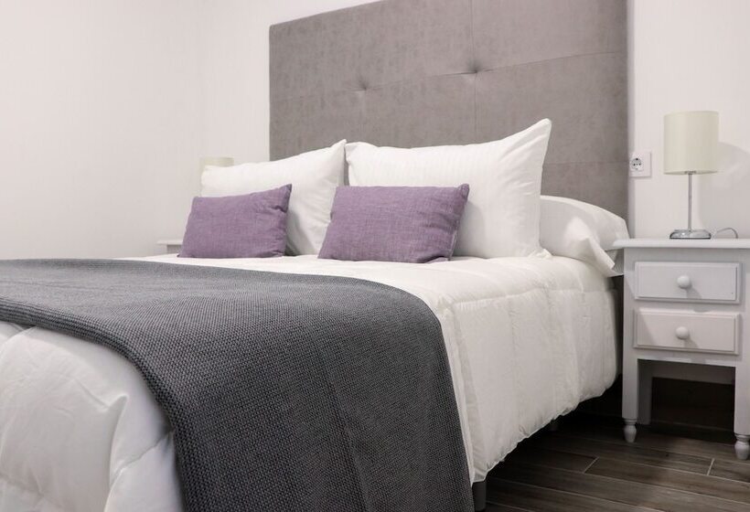 Номер Стандарт, Hostal Castillo