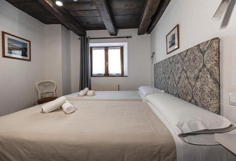 Номер Стандарт, Hostal Etxeberri