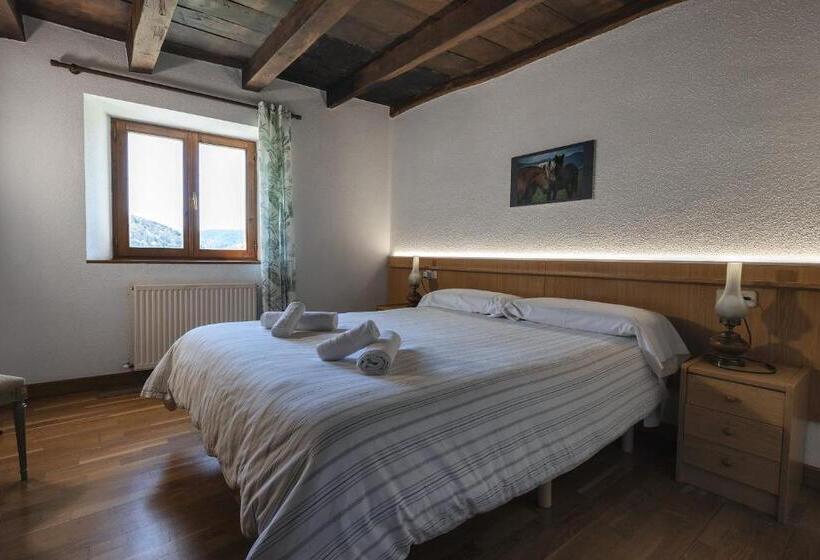 Номер Стандарт Вид на Озеро, Hostal Etxeberri