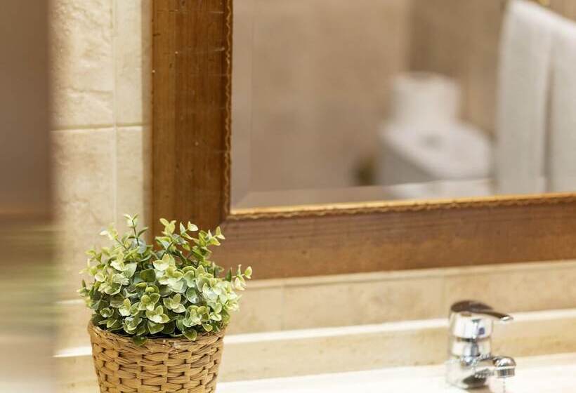 Номер Стандарт Трехместный, Hostal La Posada