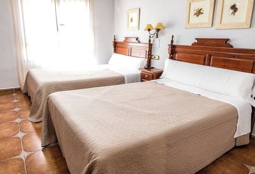 Номер Стандарт Трехместный, Hostal La Posada
