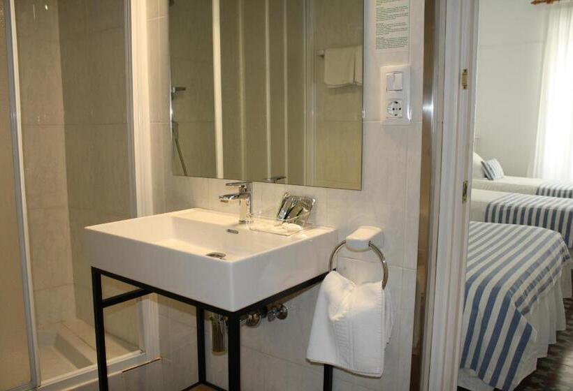 اتاق استاندارد سه نفره, Hostal La Florida