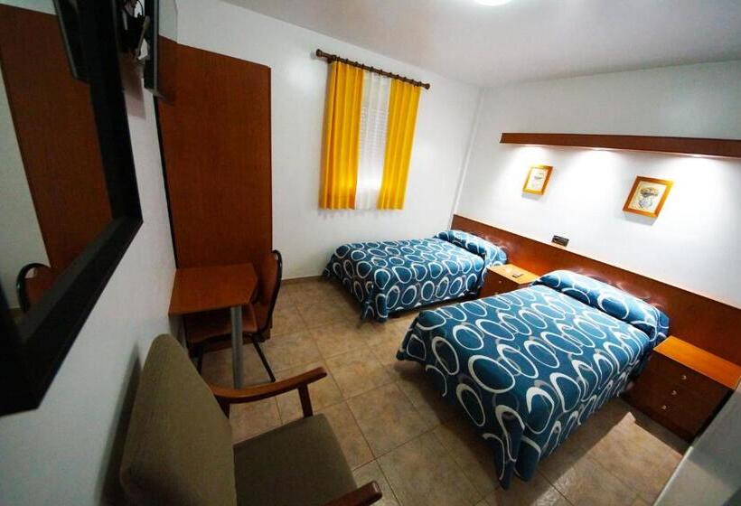 Номер Стандарт, Hostal Restaurante El Surtidor