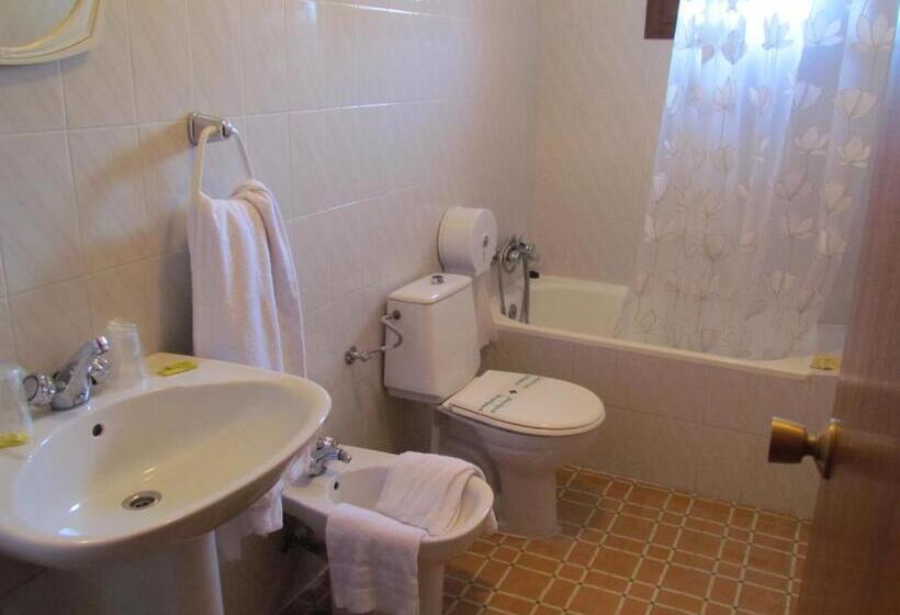 Четырехместный Номер Стандарт, Hostal Las Rumbas