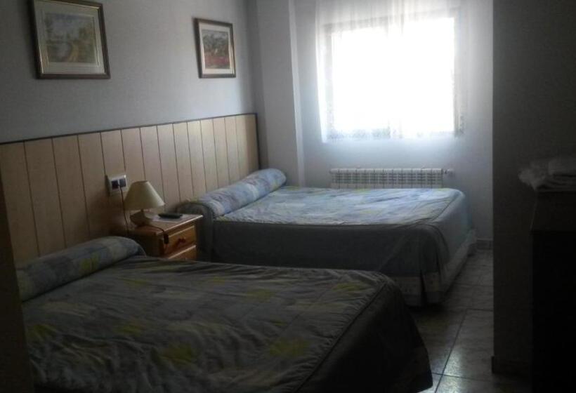 四人标准间, Hostal Residencia Taray