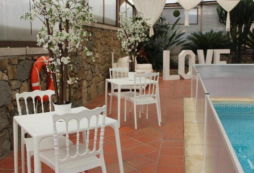 اتاق استاندارد چهارنفره با چشم‌انداز باغ, Turismo Homes Solar Do Areal
