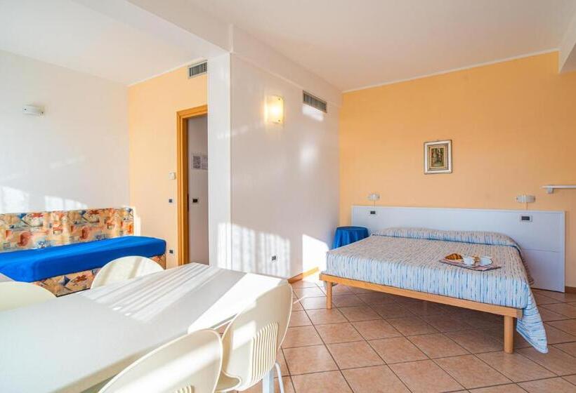 Апартаменты 1 Спальня с Террасой, Residence Villa Gloria