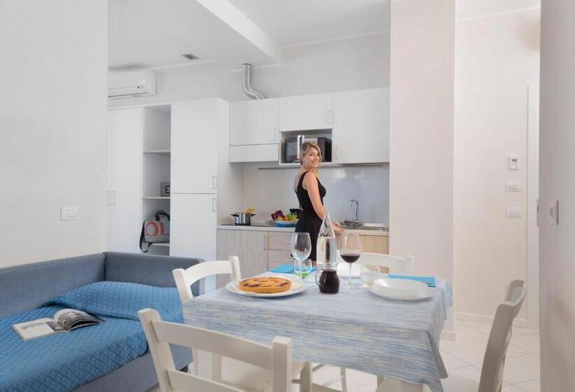 דירת 2 חדרים נוף לים, White Suite & Apartments