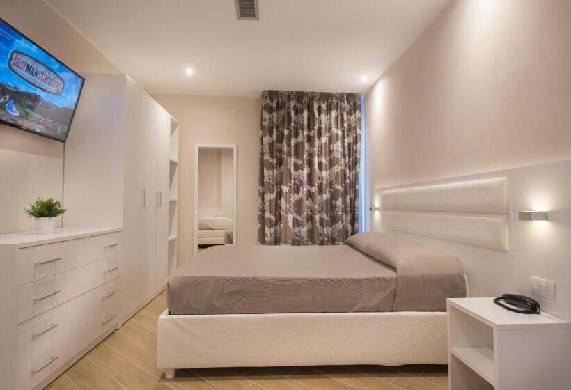 דירת חדר נוף לים, White Suite & Apartments
