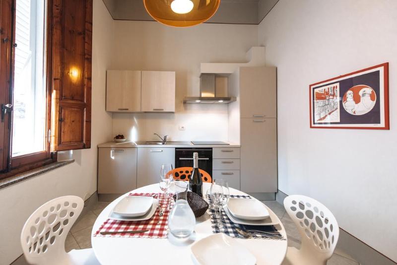 带1个卧室的带阳台的公寓, Residenza Cavour