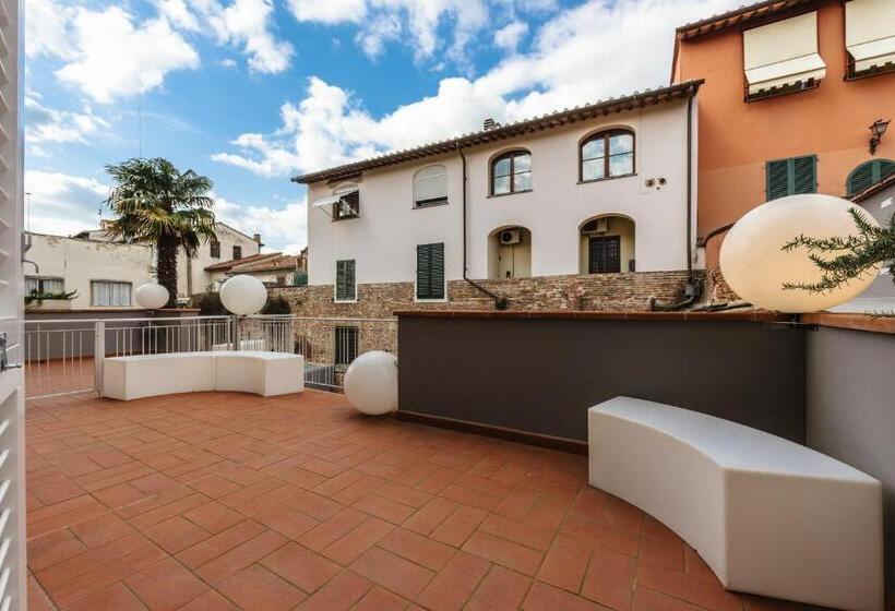 带1个卧室的带阳台的公寓, Residenza Cavour