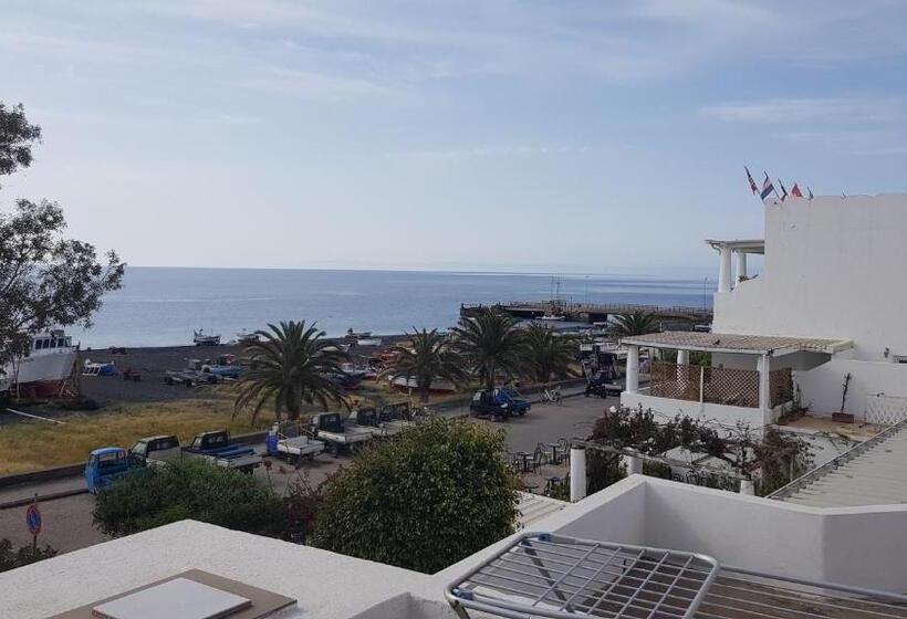 Quarto Quádruplo Clássico, Case La Pergola