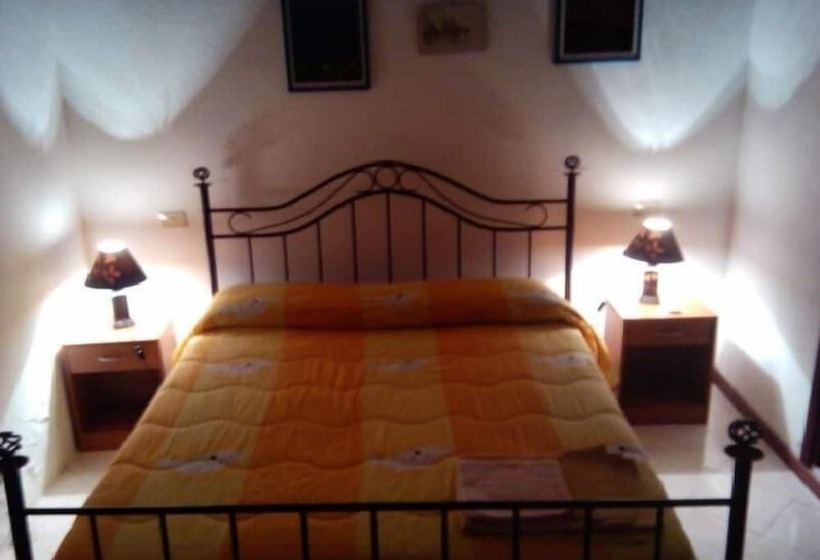Quarto Economy, Case La Pergola