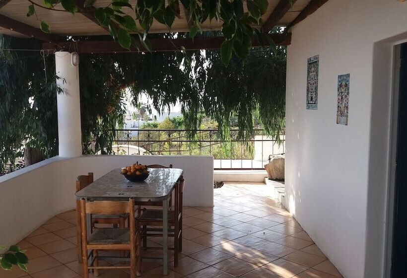Quarto Estandar, Case La Pergola