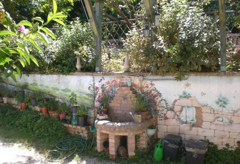 اتاق استاندارد با چشم‌انداز باغ, Agriturismo Il Quadrifoglio