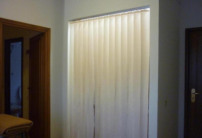 آپارتمان 1 خوابه همکف, Eur Nir Residence