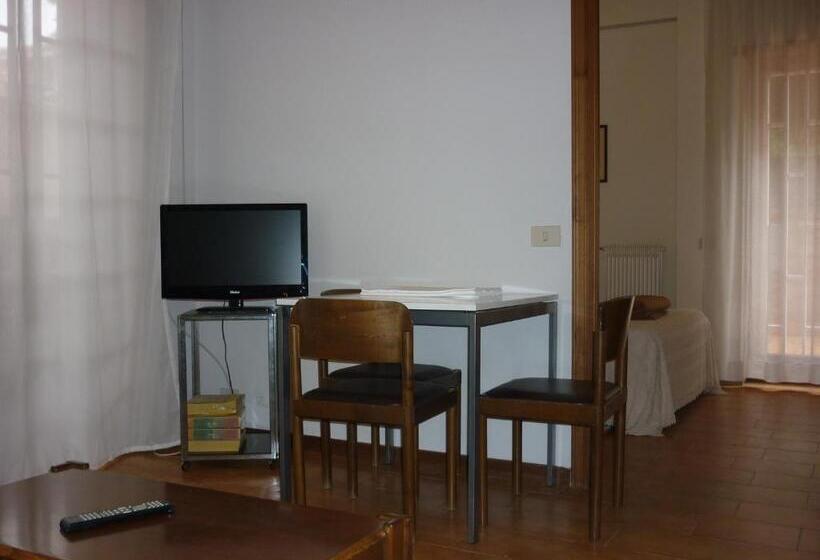 آپارتمان 1 خوابه همکف, Eur Nir Residence
