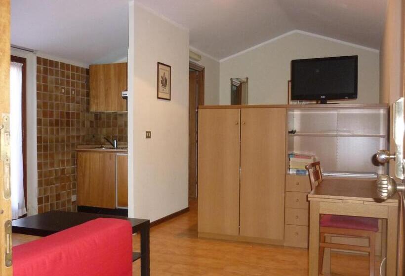 استودیو استاندارد با تراس, Eur Nir Residence