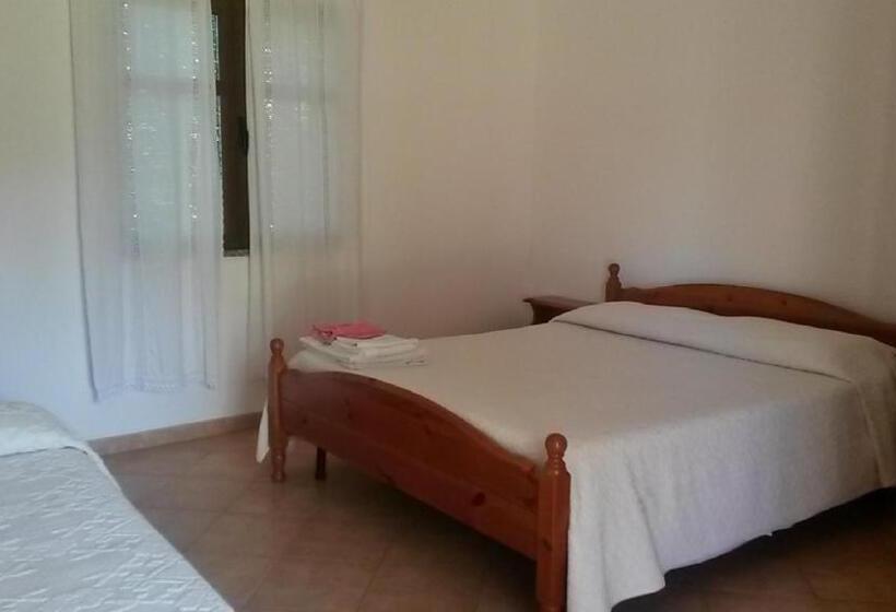 Номер Стандарт Трехместный, Agriturismo Su Barraccu