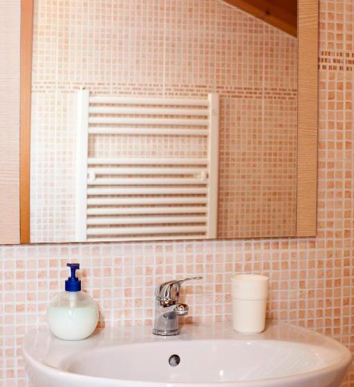 1 Bedroom Penthouse Apartment, Locazioni Turistiche By Max