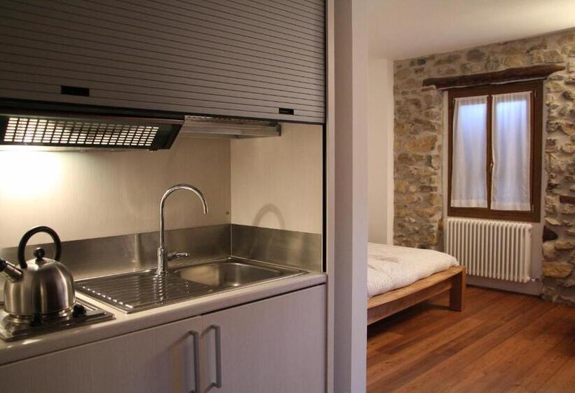 スタンダードスタジオ, La Piazzetta Di Canale B&b