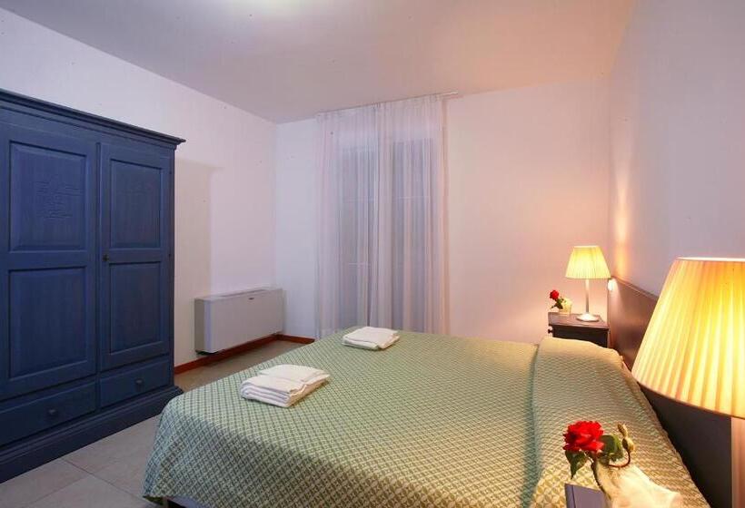 اتاق استاندارد با بالکن, Residence Borgo San Sebastiano