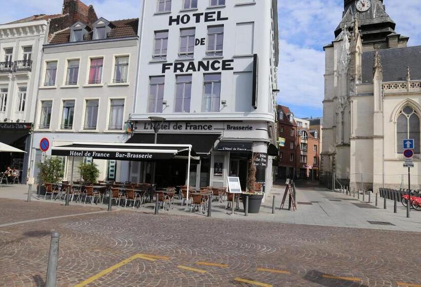 استودیوی سوپریور, L Hotel De France