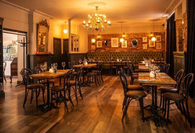 Номер Deluxe, The Foresters Arms