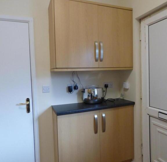 Дом 3 Спальни, Shirebrook House