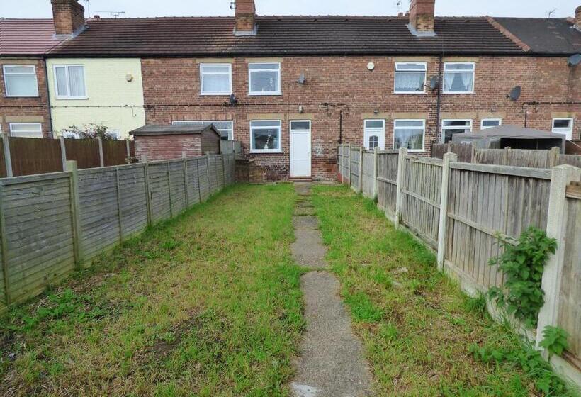 Дом 3 Спальни, Shirebrook House