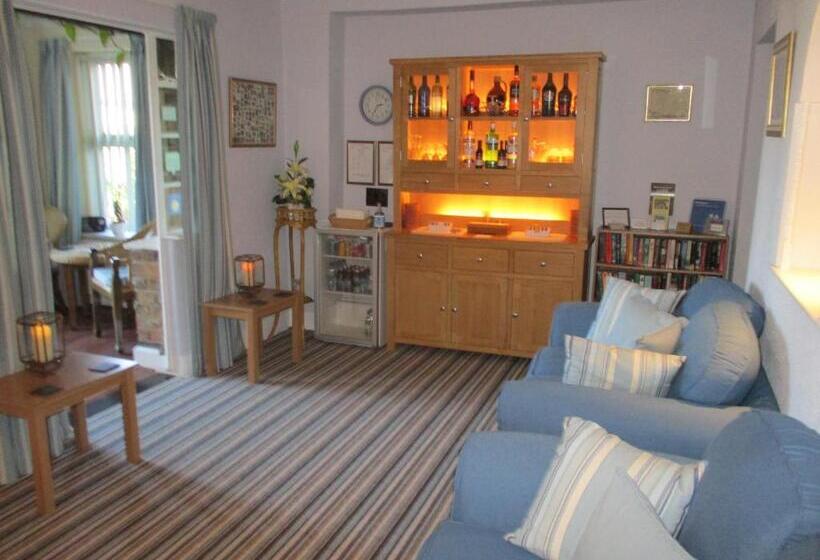 اتاق استاندارد با چشم‌انداز دریا, Gate Lodge Guest House