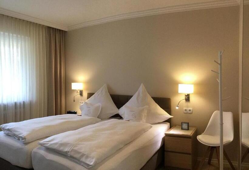 Люкс Вид на Сад, Aparthotel Christine