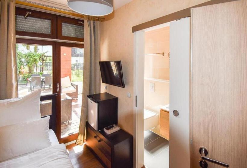 اتاق استاندارد یک نفره, Boutique Hotel Sena