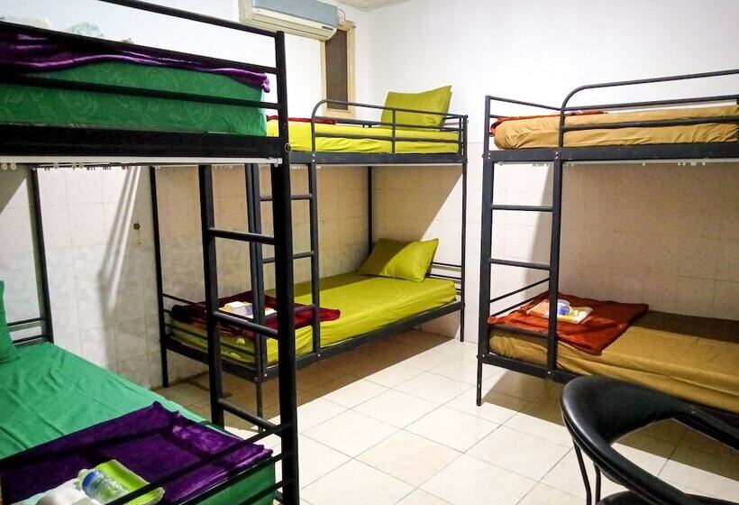 Кровать в Общей Комнате, Colorbox House