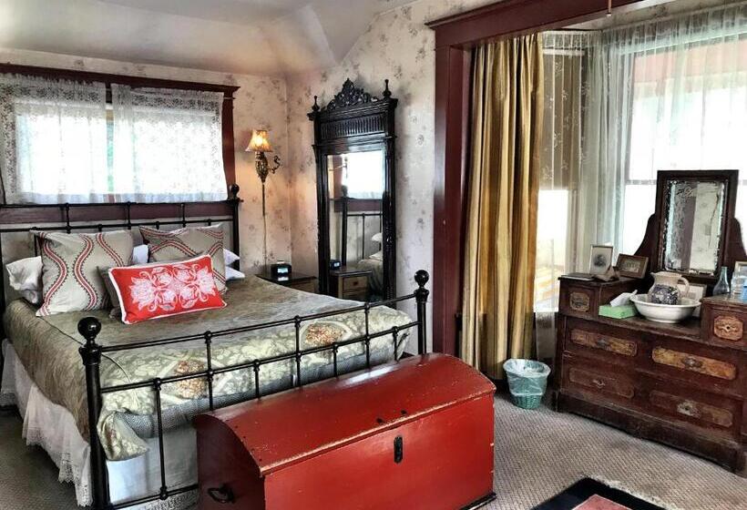 Номер Стандарт, Historic Skagway Inn